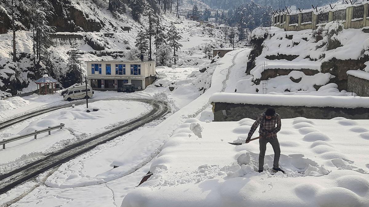 उत्तराखंड: पहाड़ों पर बदला मौसम का मिजाज, अगले 48 घंटे भारी बारिश को लेकर ऑरेंज अलर्ट जारी