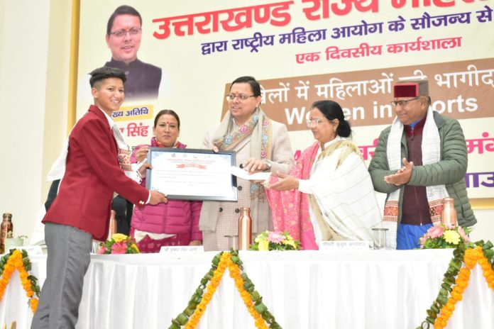 आज बेटियां कर रहीं देश व प्रदेश का नाम रोशन, नहीं हैं किसी से कम-रेखा आर्या