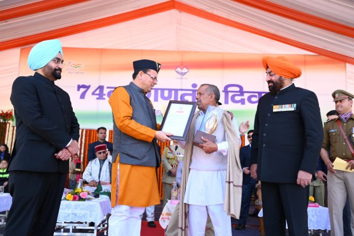 गणतंत्र दिवस पर क्रिकेटर ऋषभ पंत की जान बचाने वालों को राजयपाल ने किया सम्मानित, सीएम धामी ने दिए 1-1 लाख