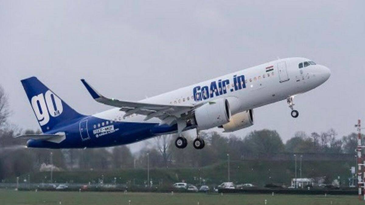 बड़ी लापरवाही! एयरपोर्ट पर 50 यात्रियों को छोडक़र उड़ गई गो एयर की फ्लाइट, रनवे पर ही रह गए यात्री