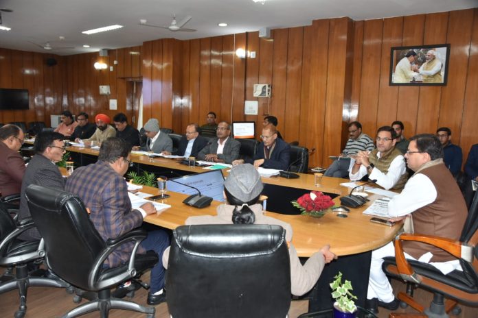 CM धामी ने गन्ना विभाग की समीक्षा बैठक की,आधुनिकरण पर जोर देने को कहा