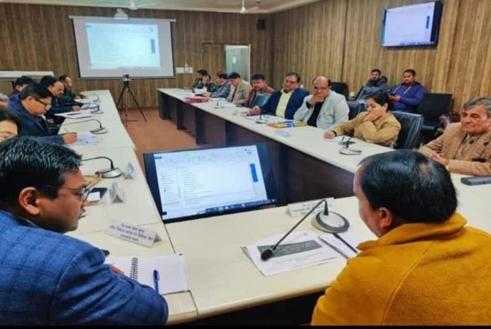 बजट खर्च की धीमी गति पर स्वास्थ्य मंत्री ने लगाई अधिकारियों को फटकार