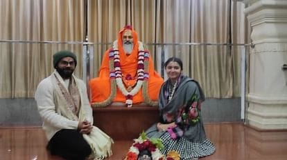 क्रिकेटर विराट कोहली परिवार संग पहुंचे ऋषिकेश,ये है कारण