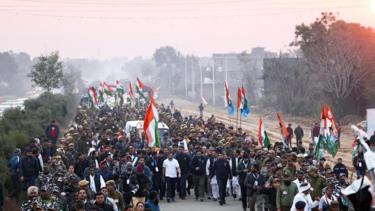 पुलवामा के अवंतीपोरा से शुरू हुई राहुल गांधी की भारत जोड़ो यात्रा, महबूबा मुफ्ती हुईं शामिल