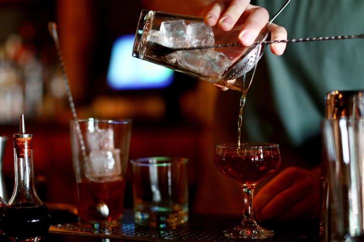 दिल्ली में अब 26 जनवरी को बार और रेस्त्रां में भी नहीं परोसी जाएगी शराब; आदेश जारी