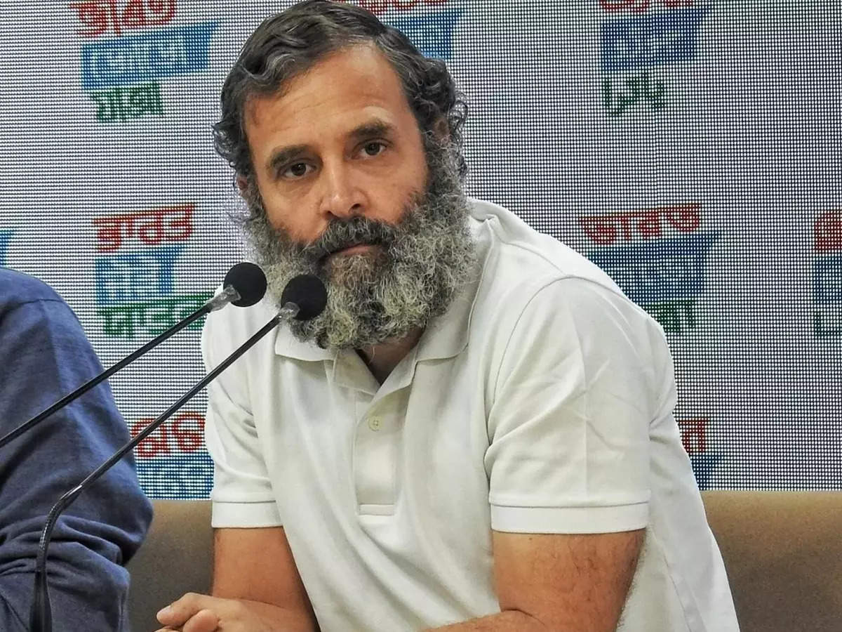 राहुल गांधी ने भारत जोड़ो यात्रा के दौरान प्रोफेसर बीएस बुटोला और प्रो. प्रकाश उपाध्याय से मुलाकात कर जोशीमठ आपदा पर चर्चा की