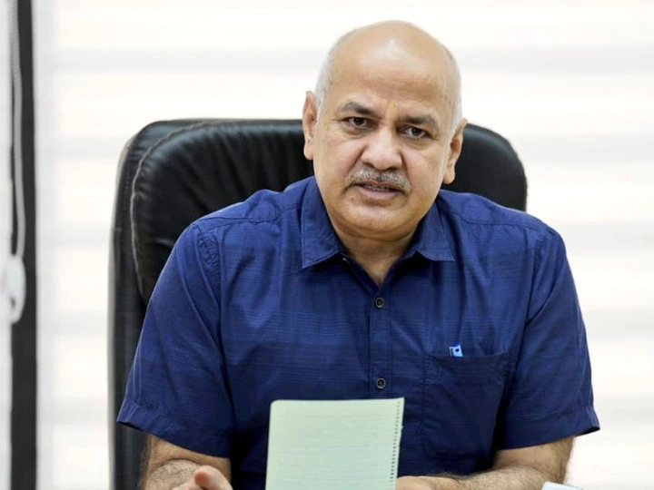 अरविंद केजरीवाल को सरकारी नोटिस भेजे जाने पर मनीष सिसोदिया ने जताई आपत्ति