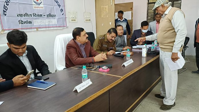 तहसील दिवस में हरिद्वार डीएम ने सुनी समस्याएं, कई शिकायतों का किया निस्तारण