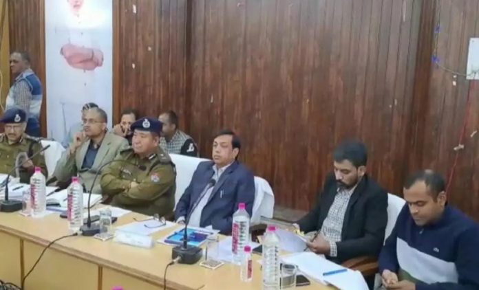 गढ़वाल कमिश्नर ने की चारधाम यात्रा को लेकर बैठक, 31 मार्च तक अधिकारियों को व्यवस्था दुरुस्त करने के दिए निर्देश