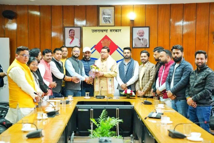 नकल विरोधी कानून लागू करने पर भाजपा युवा मोर्चा ने मुख्यमंत्री धामी का जताया आभार