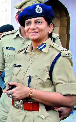 CRPF श्रीनगर सेक्टर की IG बनीं चारु सिन्हा, पद संभालने वाली पहली महिला IPS अधिकारी