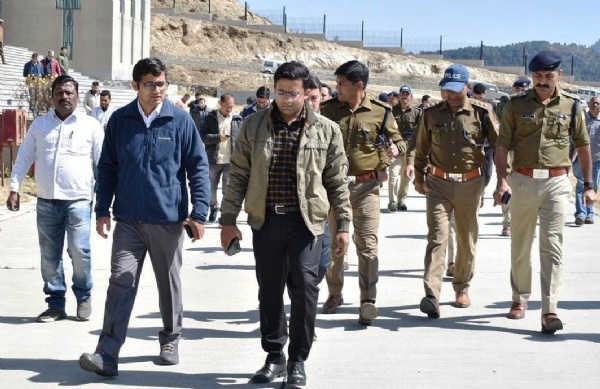 गैरसैंण में बजट सत्र की तैयारियों का डीएम ने किया निरीक्षण