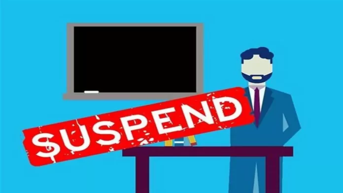 मध्य प्रदेश के हटा ब्लॉक में पांचवी और आठवीं कक्षा की बोर्ड परीक्षा के दौरान जेब में मोबाइल फोन रखने पर तीन शिक्षकों को किया गया निलंबित