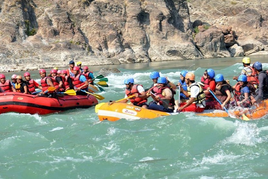 बढ़ते तापमान के बीच रिवर राफ्टिंग के लिए बढ़ रही पर्यटकों की आमद, अब तक 45 हजार से अधिक पर्यटक उठा चुकें राफ्टिंग का लुफ्त