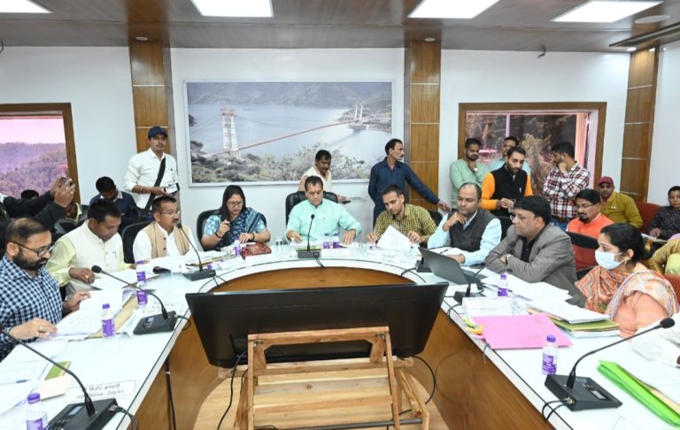 कैबिनेट मंत्री प्रेमचंद अग्रवाल द्वारा जिला योजना वर्ष 2023-24 की बैठक में किया गया प्रतिभाग