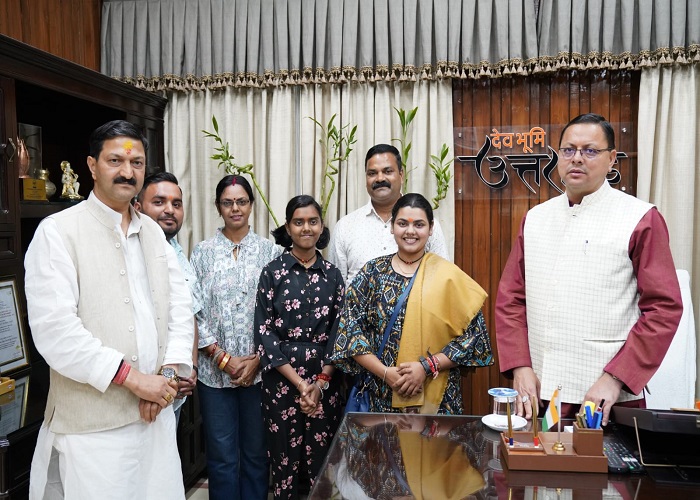 हर हर शंभु फेम भजन गायिका अभिलिप्सा पांडा ने की सीएम धामी से भेंट