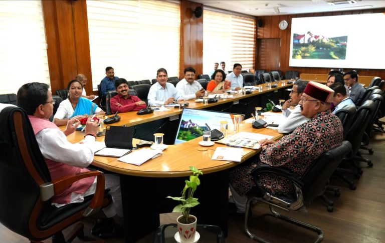 सशक्त उत्तराखंड @25 को लेकर सीएम धामी की बैठक, विभागों को दिये इफेक्टिव वर्किंग ‘मंत्र’