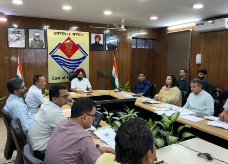मुख्य सचिव की अध्यक्षता में सचिवालय में राज्य सड़क सुरक्षा कोष प्रबन्धन समिति की बैठक संपन्न हुई