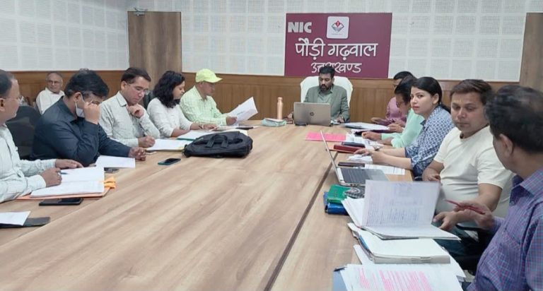 डीएम नाराज,अगर पेयजल विभाग ने 15 जून तक टास्क पूरा नहीं किया तो रुकेगा वेतन