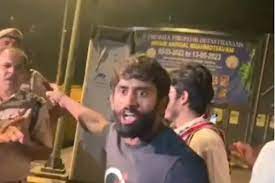 जंतर-मतर पर देर रात प्रदर्शनकारी और पुलिसकर्मियों के बीच झड़प, जानें क्या हुआ?