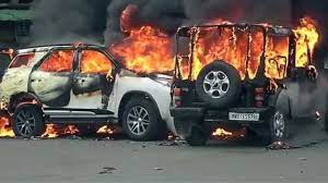 मणिपुर में अभी भी कई जिलों में तनाव, चुराचांदपुर में कर्फ्यू में तीन घंटे की ढील