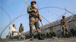 बारामुला में आतंकियों और सुरक्षाबलों के बीच मुठभेड़ में दो आतंकियों को मार गिराया गया