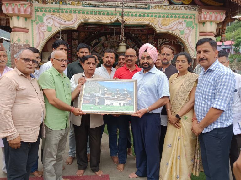 मुख्य सचिव एस.एस. संधू ने रविवार लाखामण्डल धार्मिक पर्यटन स्थल का निरीक्षण किया