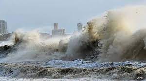 तूफान से पहले तेज हवा, समुद्र में उठी ऊंची लहरे ,देश के 9 राज्यों में अलर्ट