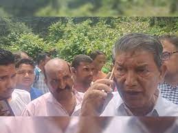 उत्तराखंड ट्रेडिंग मामला : हरीश रावत के घर नोटिस लेकर पहुंची सीबीआई, नहीं मिले पूर्व मुख्यमंत्री