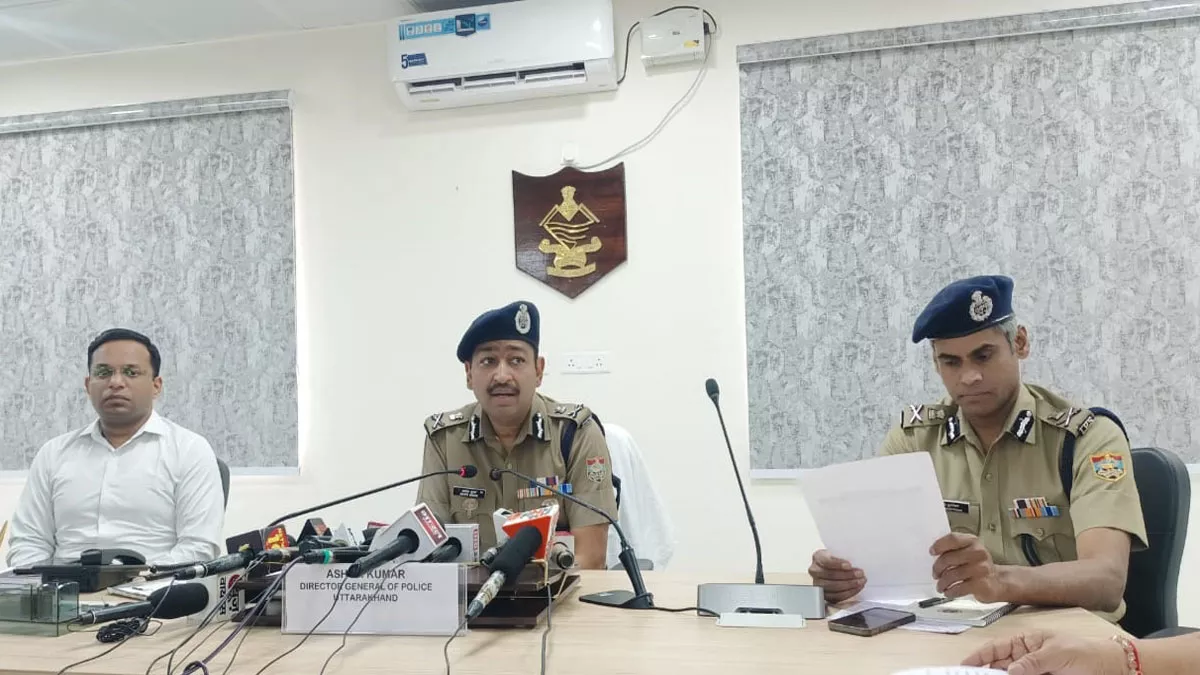 मास्टर माइंड ठगी हुआ गिरफ्तार,बीमा पॉलिसी के नाम पर लोगों से करता था लाखों की ठगी, पढ़िए पूरी खबर