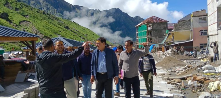 आयुक्त गढ़वाल मंडल विनय शंकर पांडेय पहुंचे रुद्रप्रयाग,कार्यदायी संस्थाओं को दिए ये जरूरी निर्देश