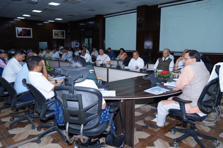 CM धामी ने सेवा का अधिकार आयोग के कार्यों की समीक्षा की,दिए ये जरूरी निर्देश