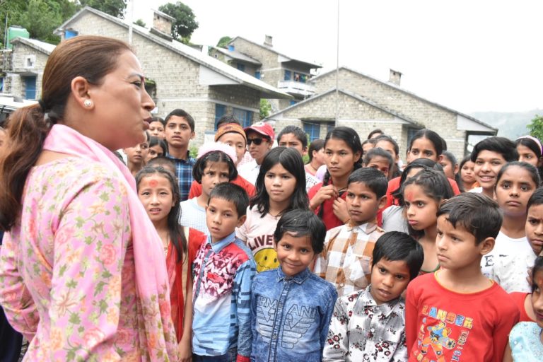 महिला सशक्तिकरण एवं बाल विकास मंत्री रेखा आर्या ने सेव आवर सोल (एसओएस) चिल्ड्रेन्स विलेज पहुंचकर किया निरीक्षण, बच्चों के साथ किया संवाद