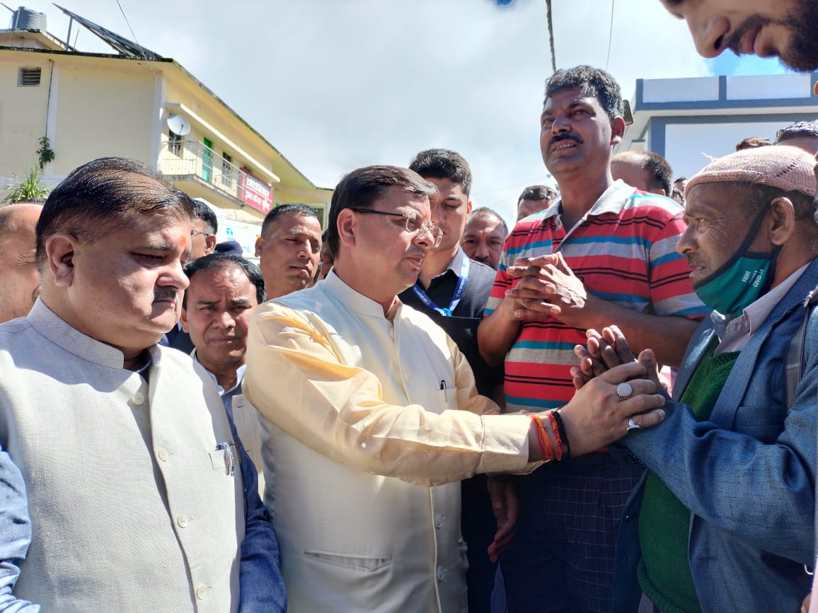 चमोली पीड़ितों के परिजनों से मुख्यमंत्री मिले आँखे हुई नम