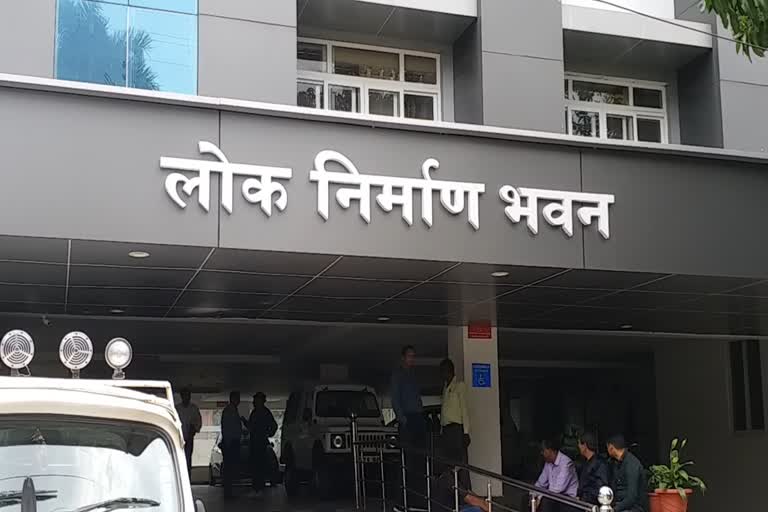 कुम्भकरणीय नींद मे सोया PWD विभाग,जनता की शिकायत पर भी अभी तक नही खुली आंखें