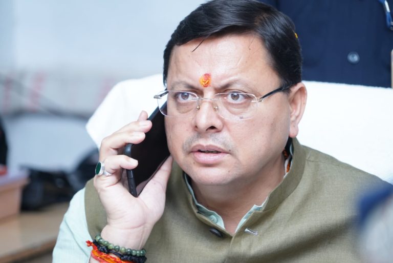 CM धामी ने राज्य आपातकालीन परिचालन केन्द्र से प्रदेश के विभिन्न क्षेत्रों में हो रही अतिवृष्टि की जानकारी ली