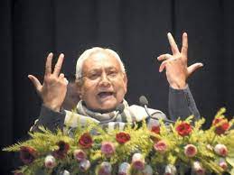 सीएम नीतीश का पीएम मोदी पर निशाना, कहा- संसद का सत्र चलता रहता है और वे बाहर घूमते रहते हैं’