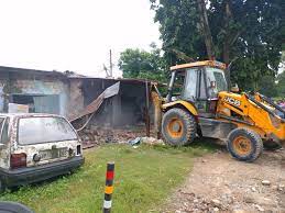 हल्द्वानी, रामनगर,तराई फॉरेस्ट, देहरादून और लैन्सडाउन डिवीजन के साथ राजाजी पार्क में अतिक्रमण पर चला बुलडोज़र