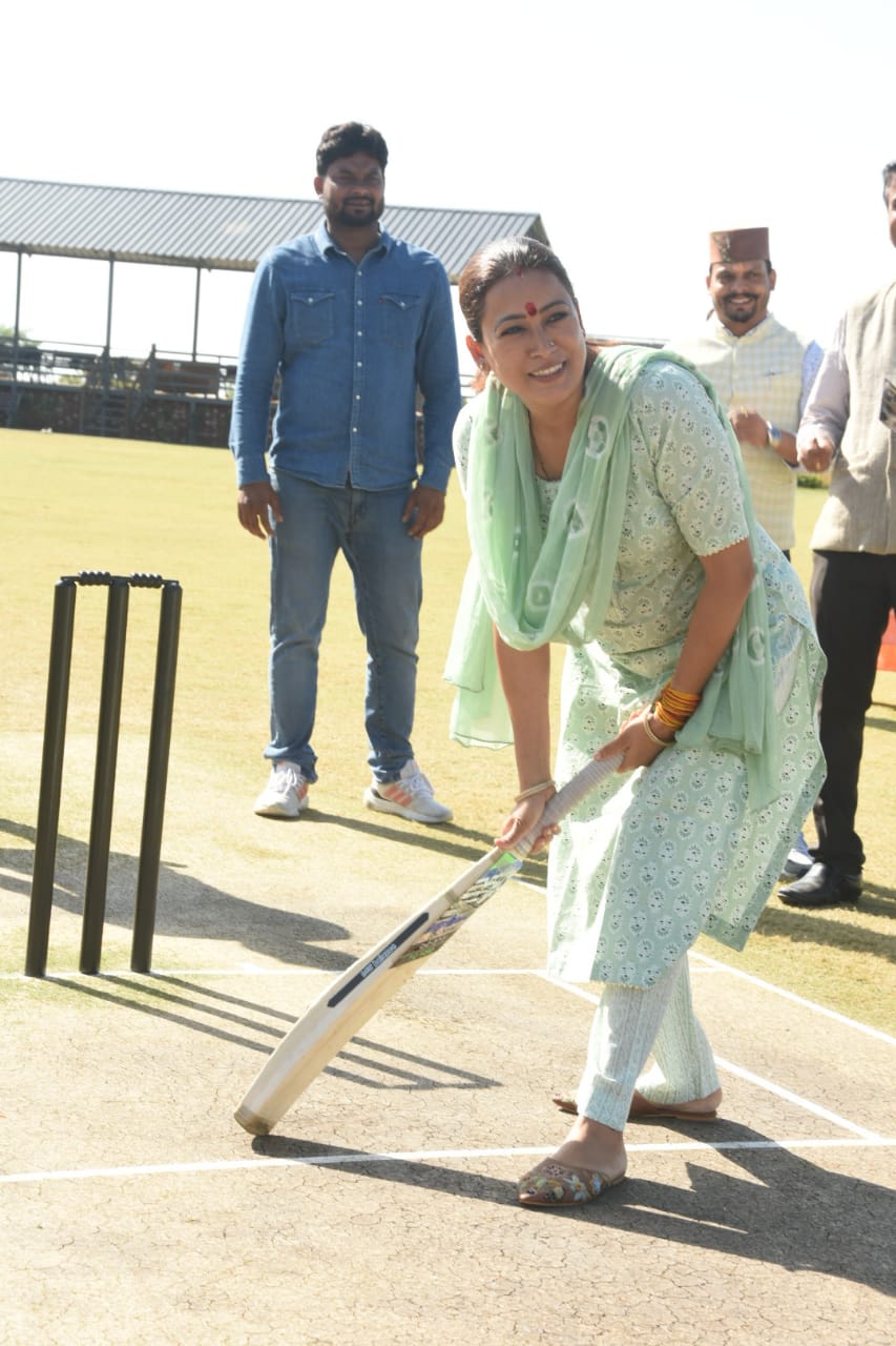 खेल मंत्री रेखा आर्या ने बदलाव फाउंडेशन द्वारा आयोजित क्रिकेट प्रतियोगिता में की शिरकत, सभी से खेलों के प्रति अपनी प्रतिभा को दिखाने का किया आह्वाहन