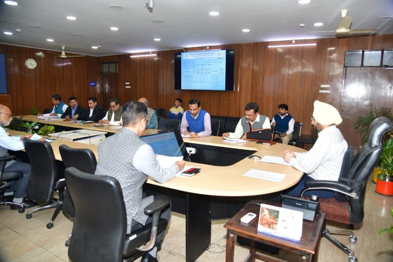 मुख्य सचिव की अध्यक्षता में सचिवालय में व्यय वित्त समिति की बैठक हुई