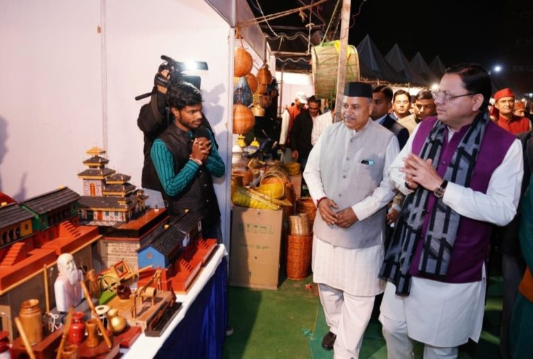 CM धामी सोशल बलूनी पब्लिक स्कूल में आयोजित उत्तराखण्ड लोक विरासत के समापन समारोह में शामिल हुए