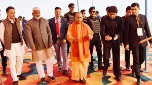 सीएम के एयरपोर्ट से जाते ही यात्रियों ने किया हंगामा