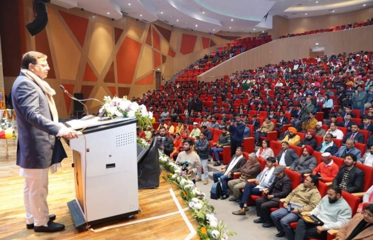 M धामी ने “राष्ट्रीय युवा दिवस” के अवसर पर देहरादून में “Youth As Job Creators” के थीम पर आयोजित कार्यक्रम में प्रतिभाग किया