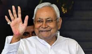 बिहार में बड़ी सियासी हलचल, राज्यपाल से मिलने पहुंचे मुख्यमंत्री नीतीश कुमार