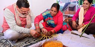 मुख्यमंत्री पुष्कर सिंह धामी ने नारी शक्ति वंदन महोत्सव के तहत ब्वै, ब्वारी, नौनी कौथिग महोत्सव में किया प्रतिभाग