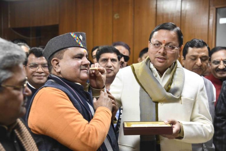 भाजपा प्रदेश अध्यक्ष महेंद्र भट्ट ने राज्यसभा सीट के लिए अपना नॉमिनेशन किया