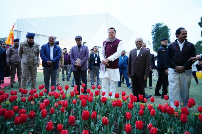 मुख्यमंत्री ने राजभवन में राज्यपाल से भेंट कर वसन्तोत्सव की दी शुभकामना