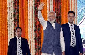 पीएम मोदी के स्वागत के लिए तैयार कश्मीर, कई परियोजनाओं की देंगे सौगात