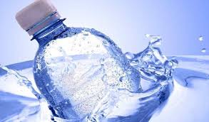 पानी नहीं जहर पी रहे हम, एक लीटर बोतलबंद पानी में 2.4 लाख प्लास्टिक के टुकड़े