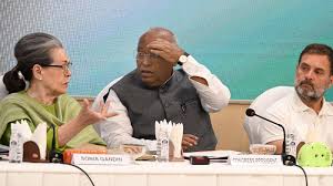 चौथे चरण के चुनाव प्रचार में कांग्रेस के अध्यक्ष मल्लिकार्जुन खड़गे सोनिया गांधी राहुल गांधी व प्रियंका के अलावा कई बड़े कांग्रेसी नेता होंगे शामिल